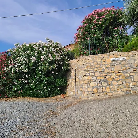 Nyaraló Lazzarini Rosella