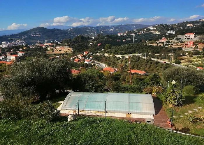 Nyaraló Lazzarini Rosella *