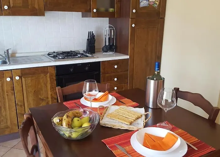 Lazzarini Rosella Nyaraló