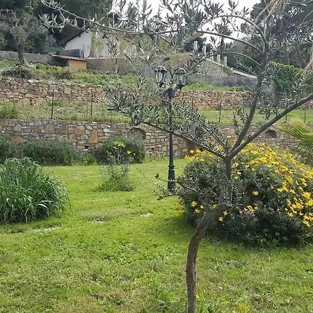 Semesterbostad Lazzarini Rosella *